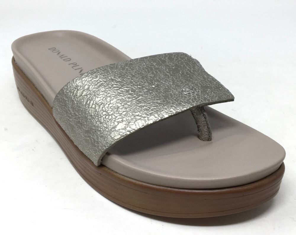Donald Pliner Fifi Women's Size 6 Light Taupe Pebbled Metallic Thong Sandals